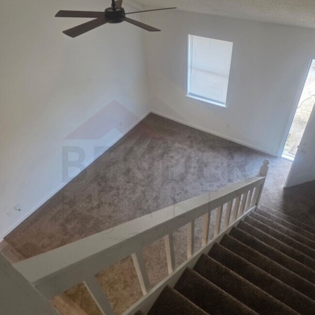 Building Photo - 3309/3311 Steeple Circle