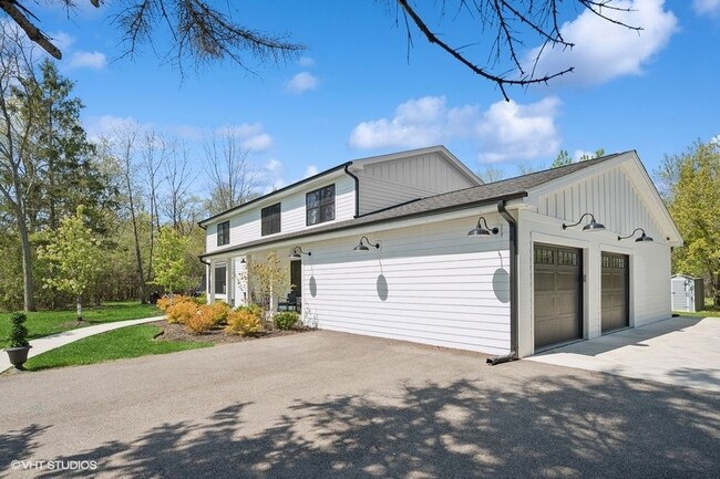 Building Photo - 490 S Waukegan Rd