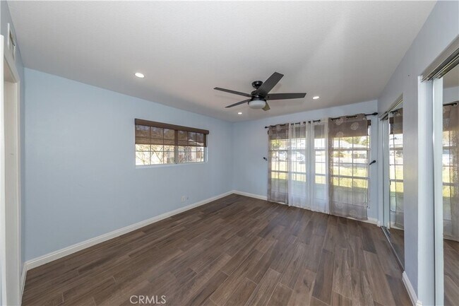 Building Photo - 4661 Woodhaven Dr