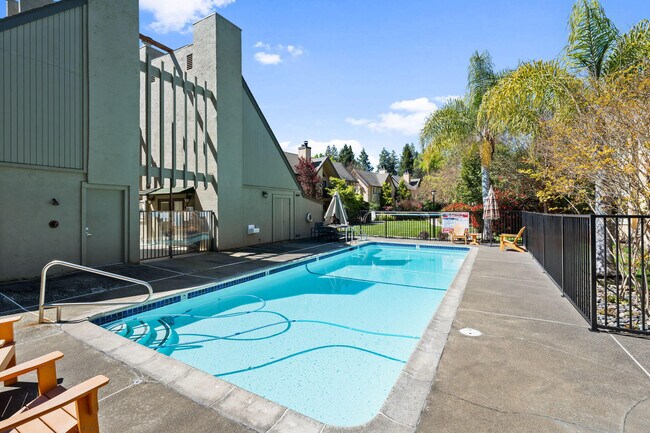 Building Photo - 218 Foss Creek Cir