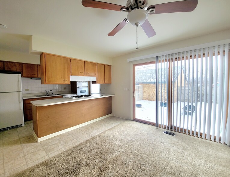 Building Photo - 712 Concord Ln