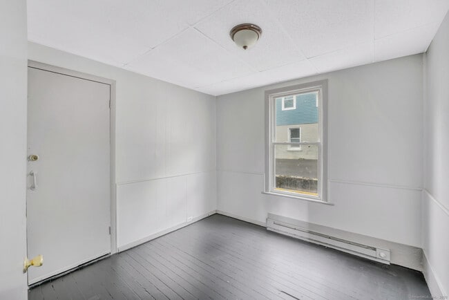 Building Photo - 28 2nd Ave