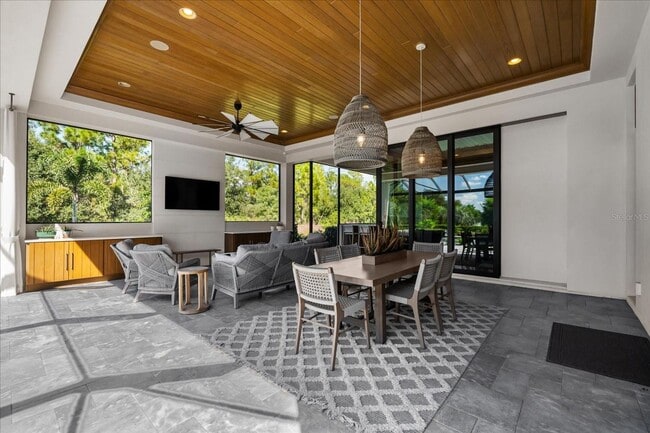 Building Photo - Private Estate Rental in The Concession