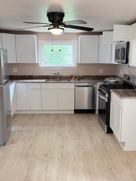 Building Photo - 4008 Cardinal Ln