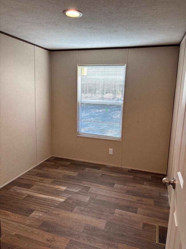 Building Photo - Brand new 3 bed, 2 bath single wide mobile home located in Eagle Springs!