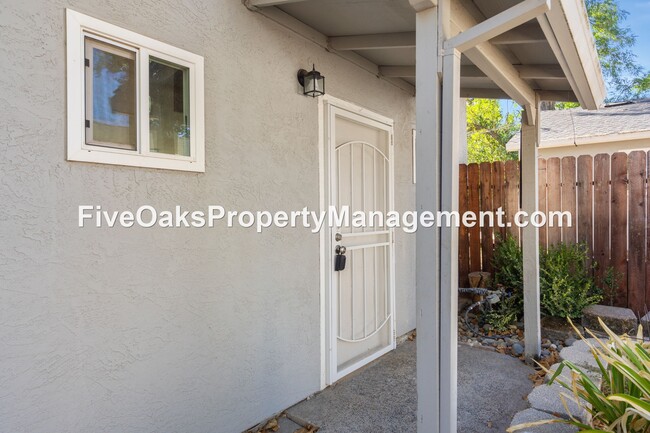 Building Photo - 5310 1/2 Nugget Rd-