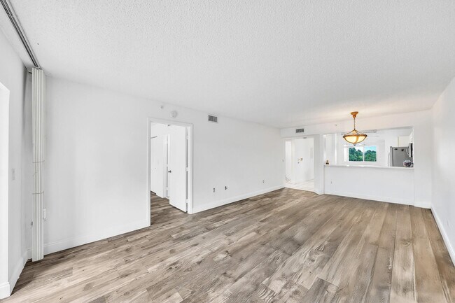 Building Photo - 9580 Weldon Cir