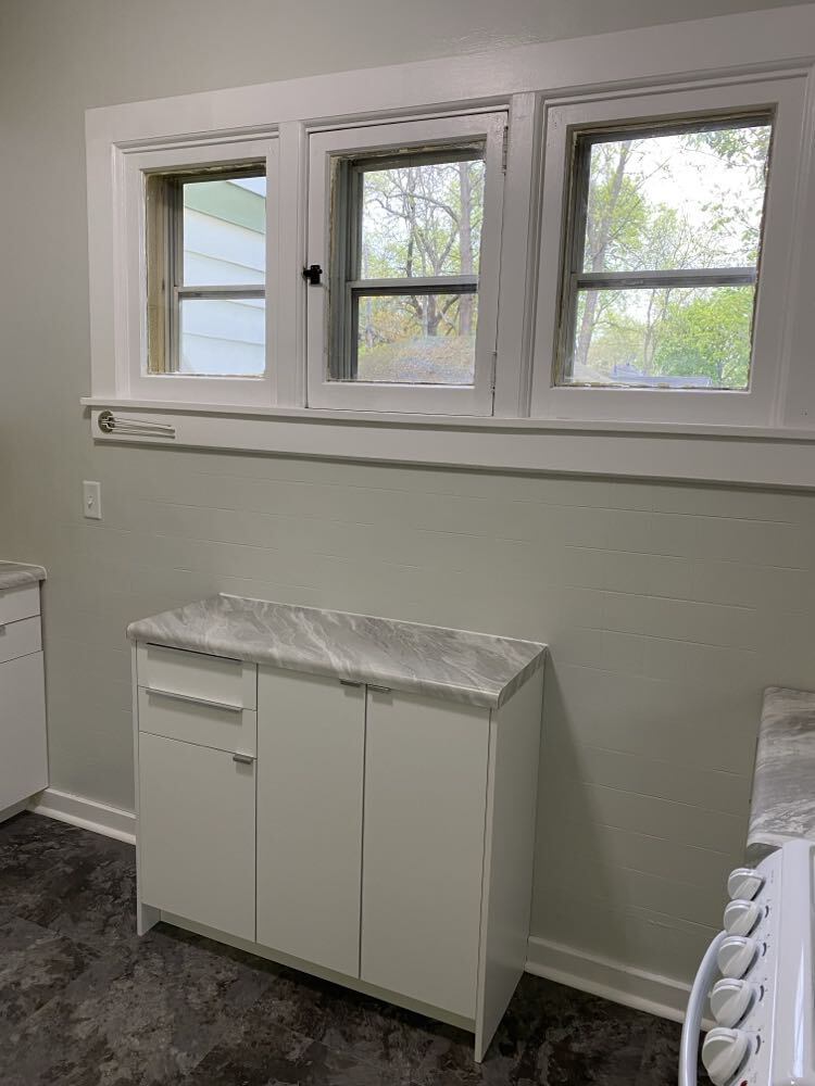 Kitchen - 215 Maple St