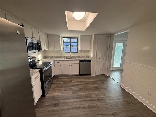 Building Photo - 9744 Tattersall Ave