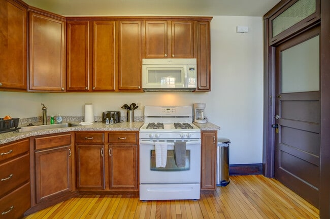 Building Photo - 1253 Williamson St