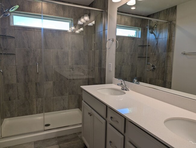 Building Photo - Elegant, Move In ready townhome located in...