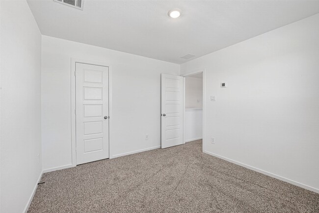 Building Photo - 407 Robin Ct