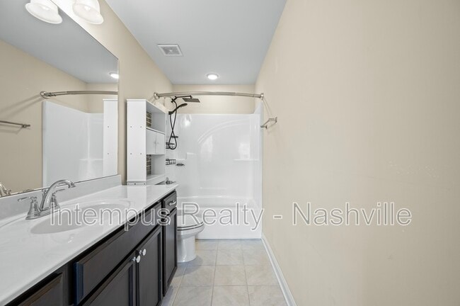 Building Photo - 1704 Bethel Ln