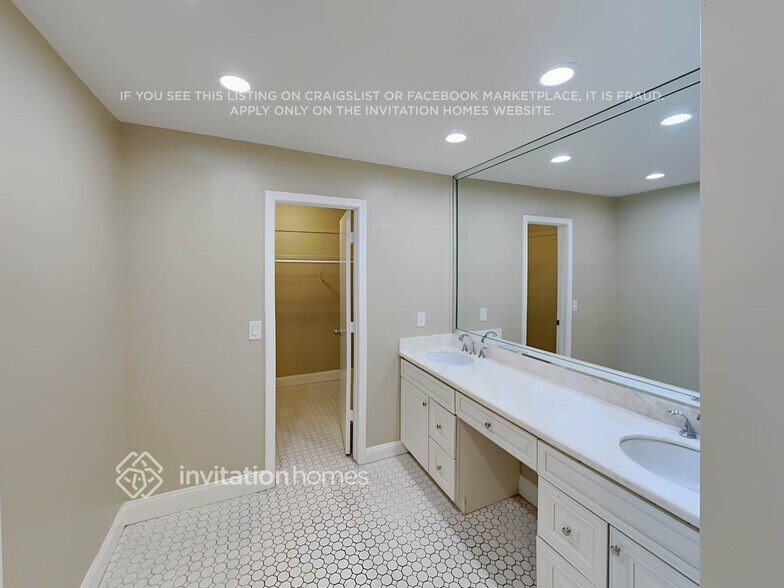 Building Photo - 4803 Bayberry Ln