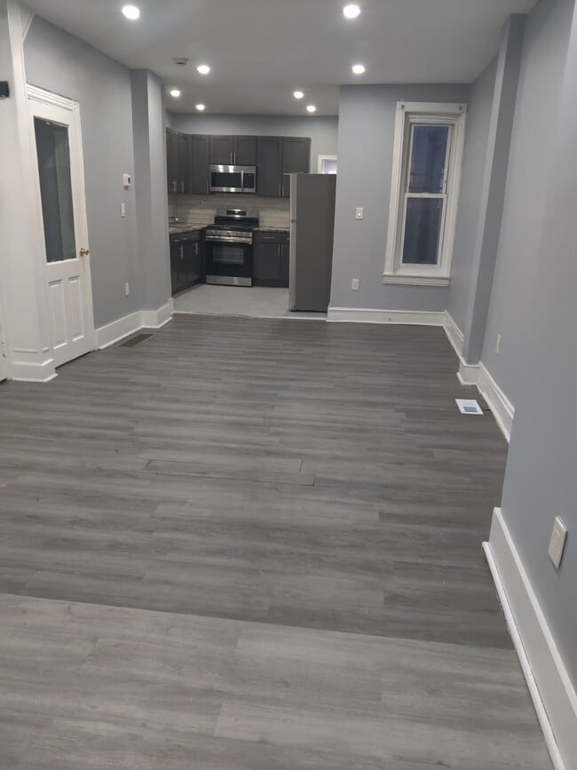 Building Photo - 135 N 51st St