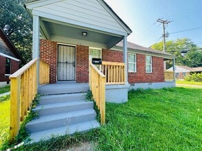 Building Photo - 252 N Hollywood St