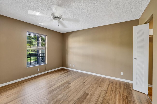 Building Photo - 9480 Boca Cove Cir