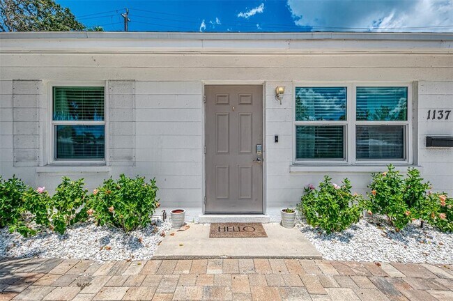 Building Photo - 1137 N Moonmist Ct