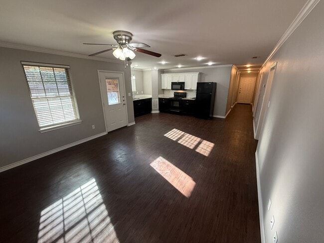 Building Photo - 3/2/1 near UT Tyler!