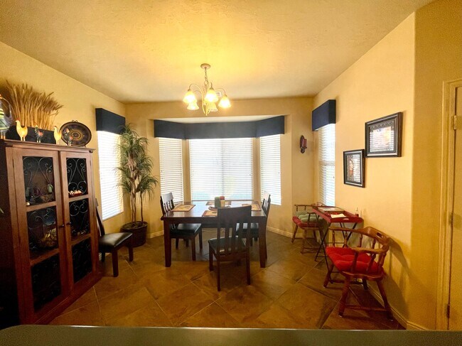 Dining - 4369 S Aspen Glow Dr