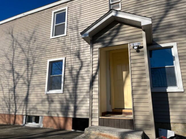 Building Photo - 31 Sand Creek Rd