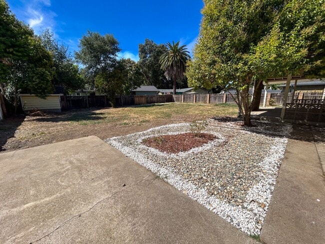 Building Photo - 6762 Riverside Dr