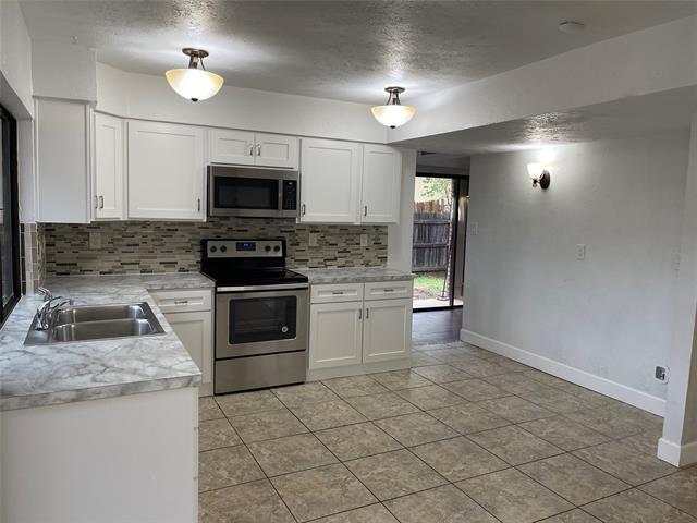 Building Photo - 3732 Pinewood St