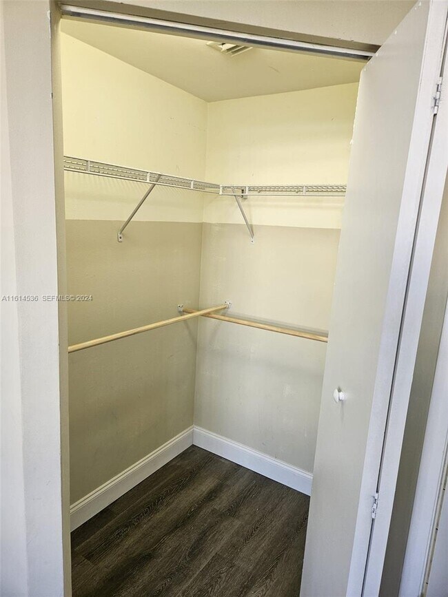 Building Photo - 2775 NE 187th St