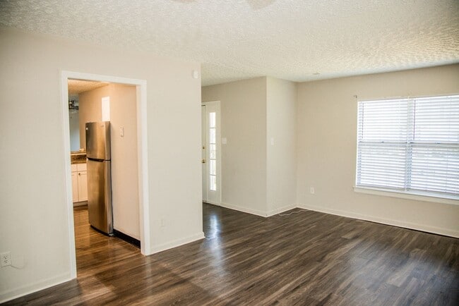 Building Photo - Three Bedroom Adjacent to the Villas at Ro...
