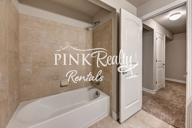 Building Photo - 10716 Ridgepole Dr