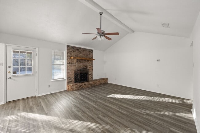 Building Photo - 7509 Echo Hill Dr