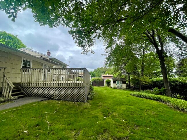 Building Photo - 97 Pepperidge Cir