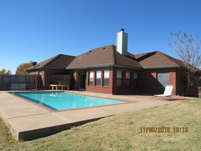 Building Photo - In Ground Pool for Great Summer Fun!!! Dog...