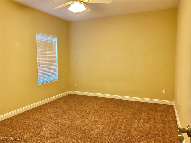 Building Photo - 5787 Mesa Mountain Dr