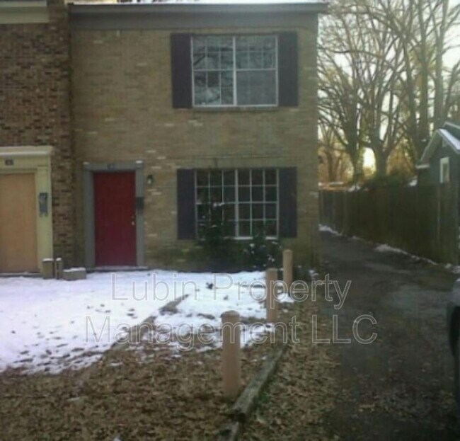 Primary Photo - 382 Marianna St