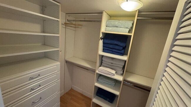 Building Photo - 2200 NE 33rd Ave