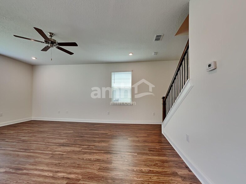 Building Photo - 309 Onate Cir