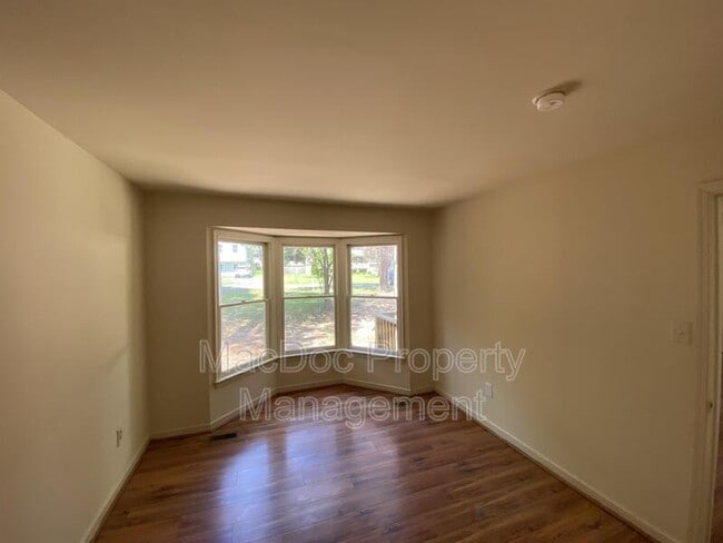 Building Photo - 507 Montgomery Dr