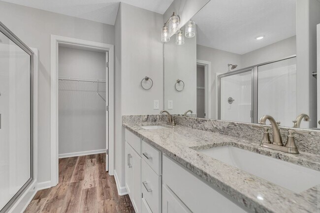Building Photo - Beautiful NEW 3 Bed 2.5 Bath Townhome in M...
