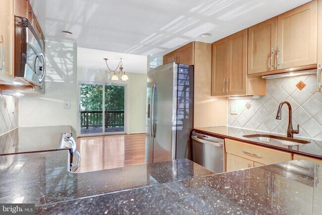 Building Photo - 5707 Waters Edge Landing Court