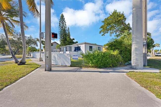 Building Photo - 1797 St