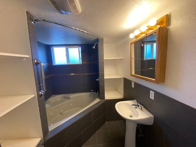 Building Photo - Cozy 4-Bedroom, 2-Bath Home Near CMU!