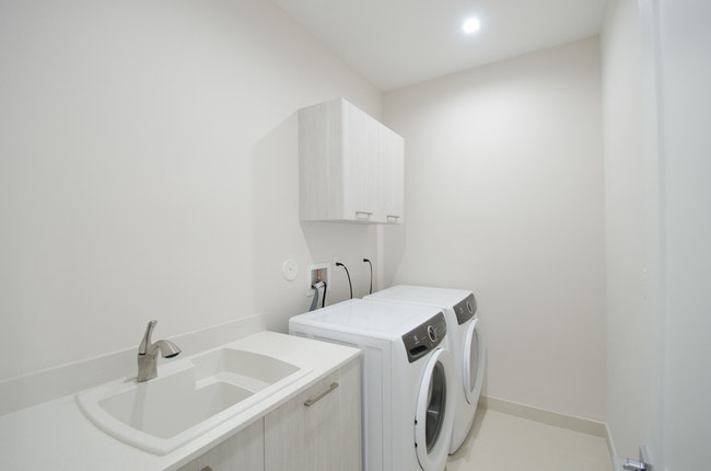 Building Photo - 8436 N W 51st Terrace