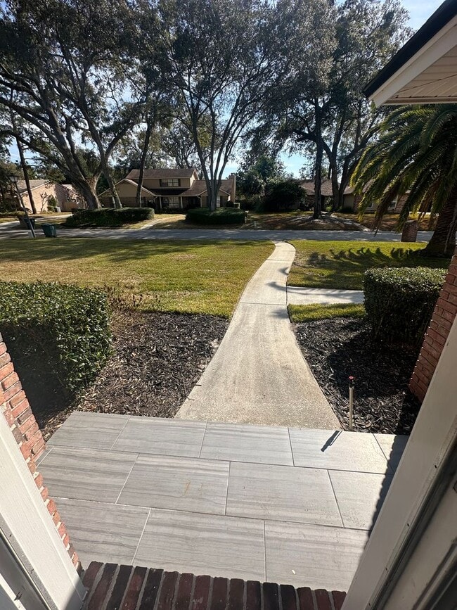 Building Photo - Gorgeous Brick Home, Near St. Johns River,...