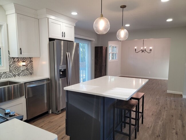 Building Photo - Beautifully Upgraded Ranch Home located outside of Pinehurst! Short Commute to Fort Bragg!