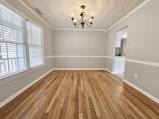Building Photo - 413 Saddle Ct
