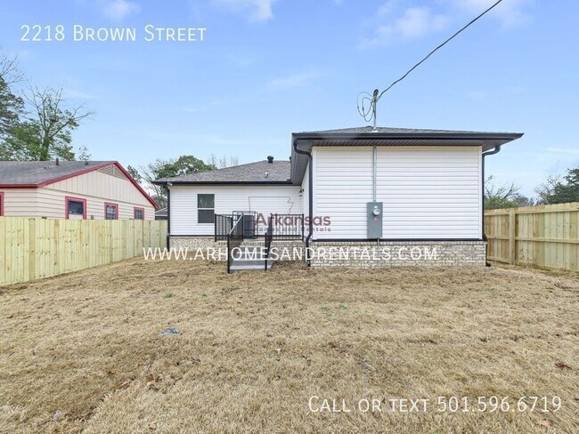 Building Photo - 2218 Brown St
