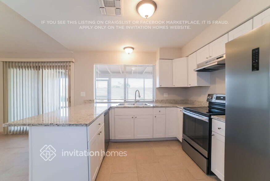 Building Photo - 5652 W Cochise Dr