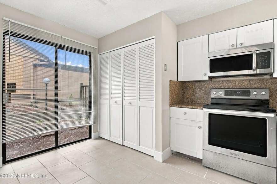 Building Photo - 7703 Las Palmas Way