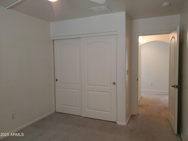 Building Photo - 20672 W White Rock Rd